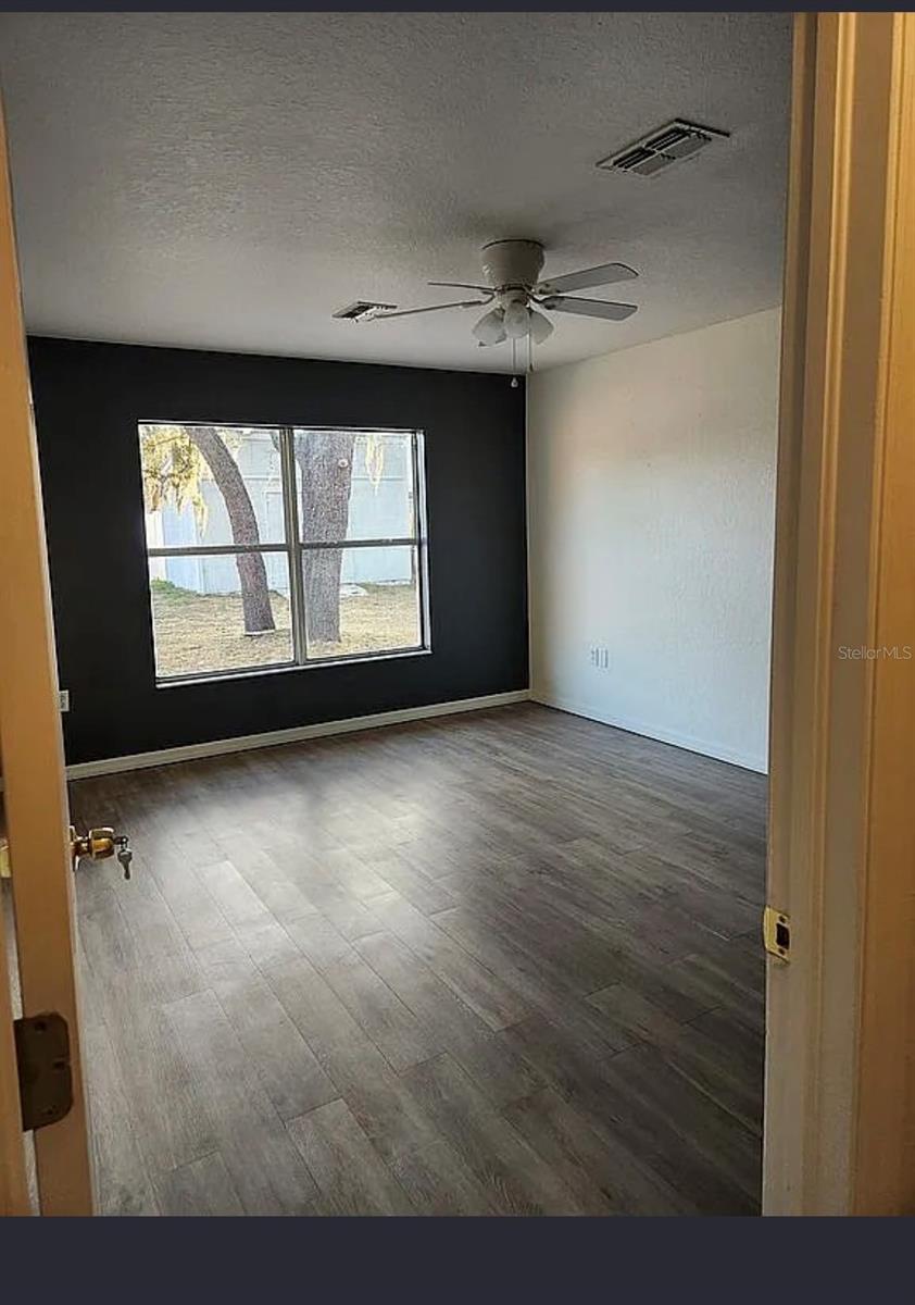 Image 8 of 20 For 10154 Henderson Street