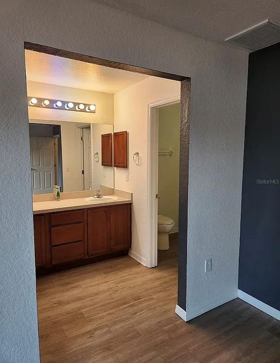 Image 9 of 20 For 10154 Henderson Street