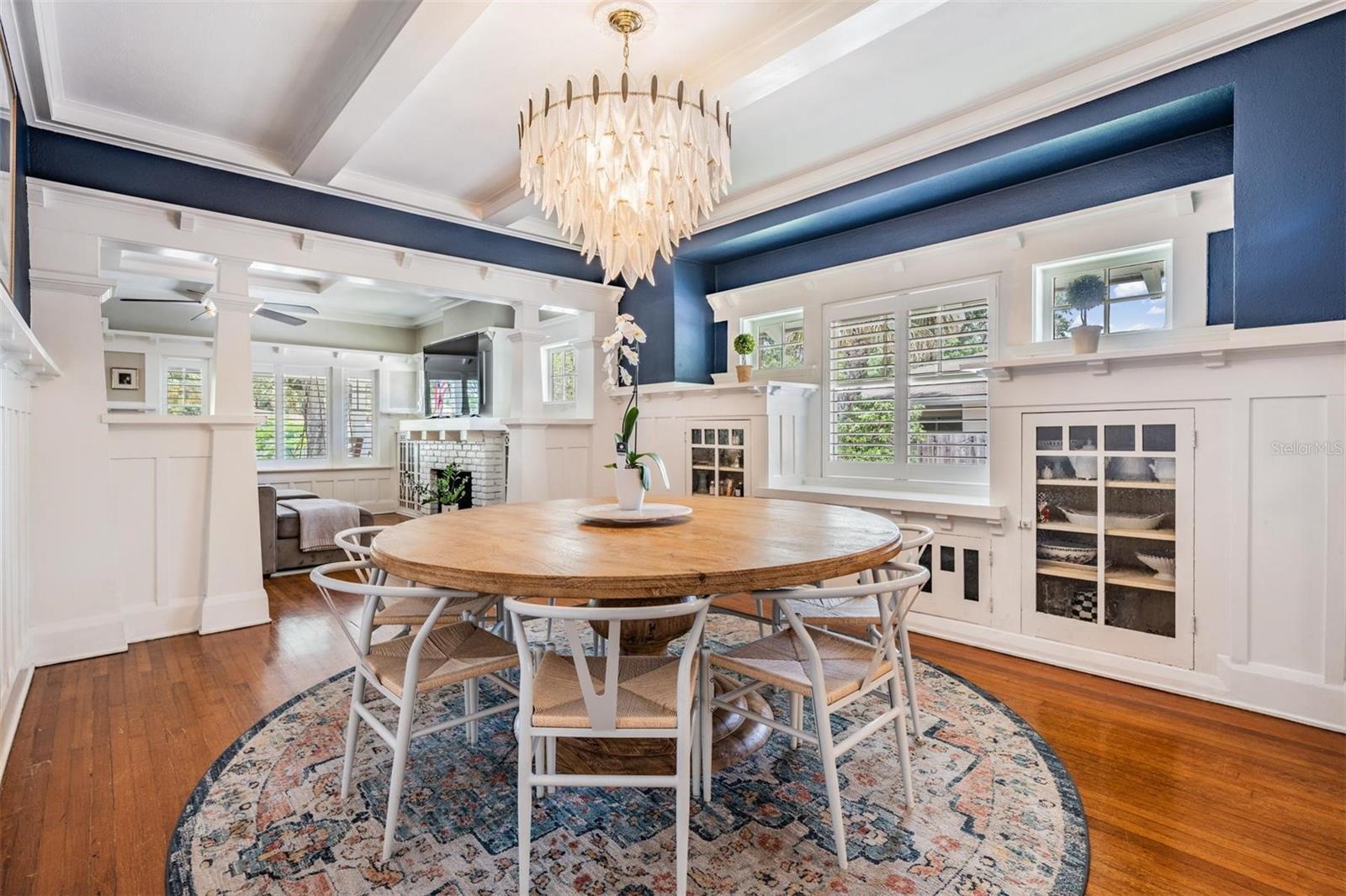 Listing photo id 13 for 4010 Neptune Street