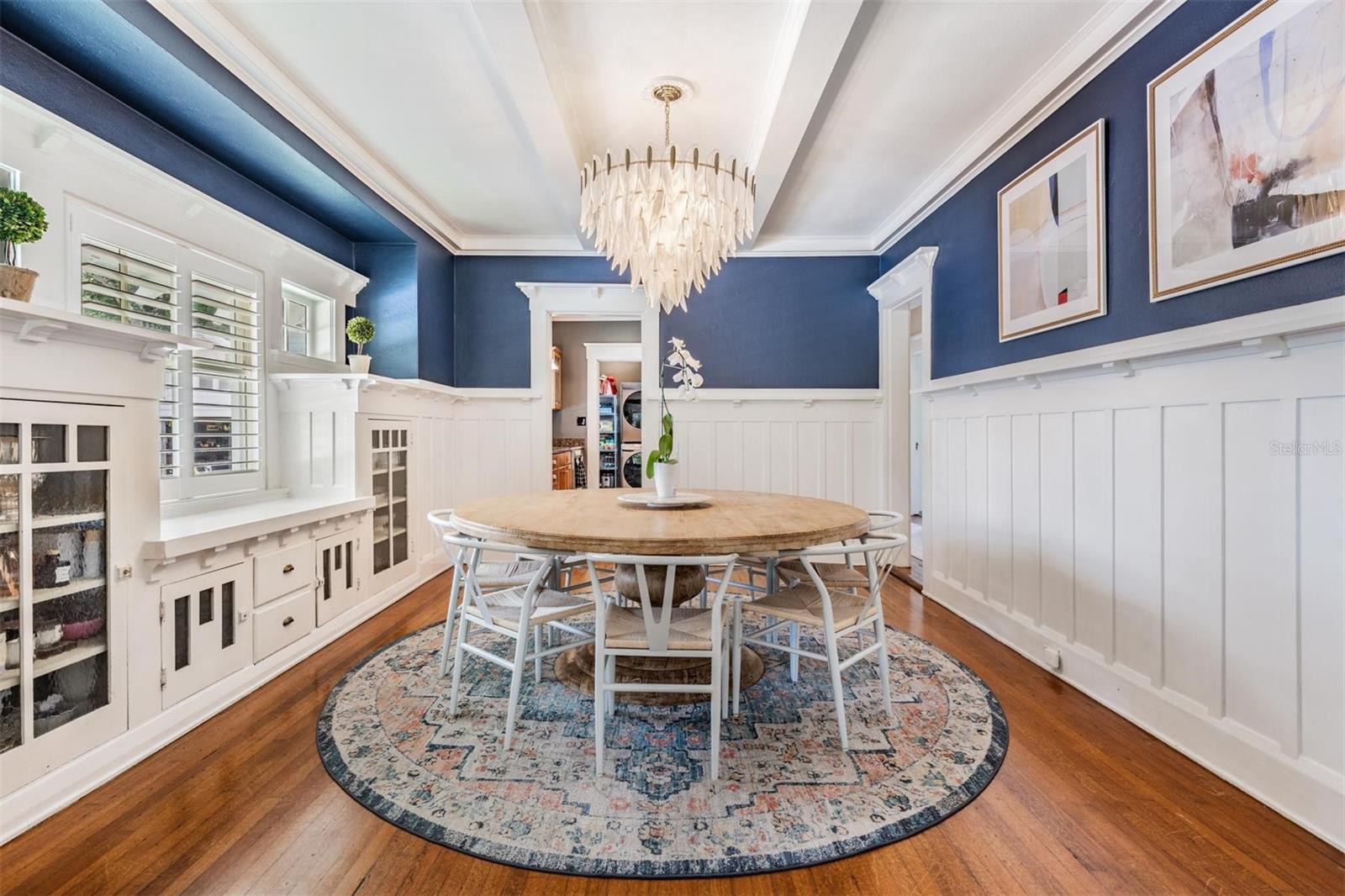 Listing photo id 14 for 4010 Neptune Street