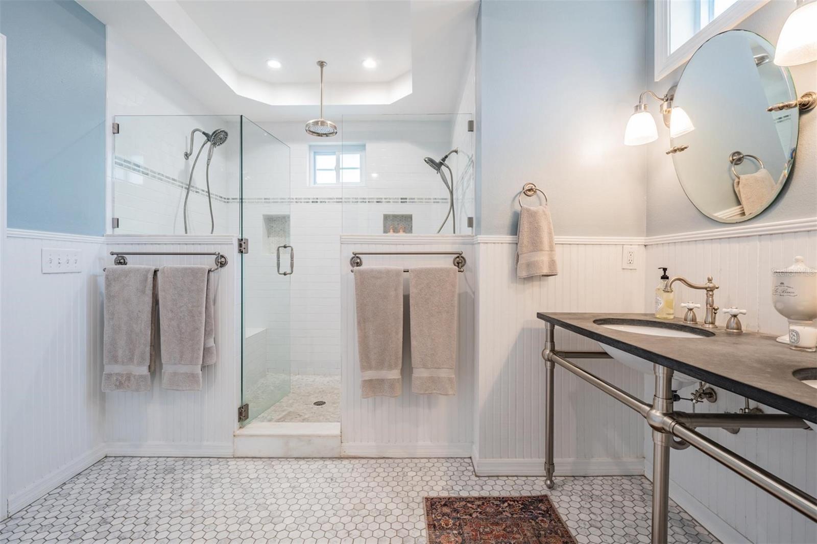 Listing photo id 25 for 4010 Neptune Street
