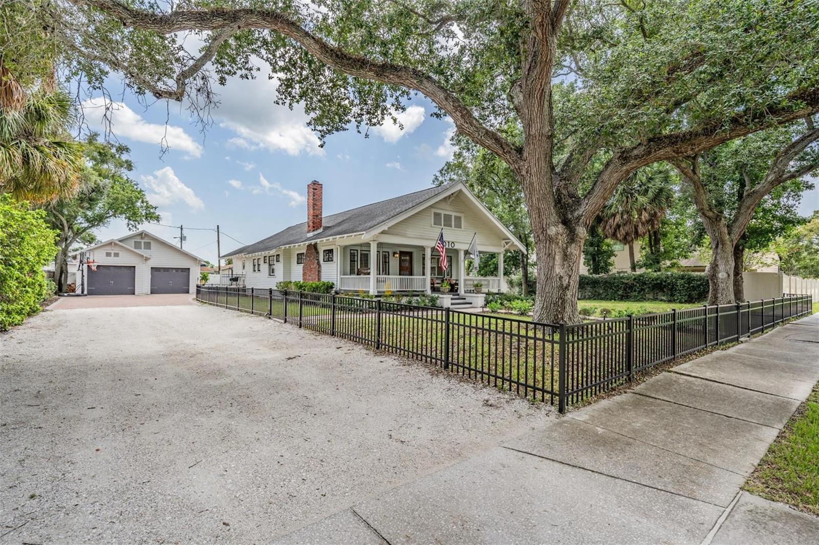 Listing photo id 34 for 4010 Neptune Street