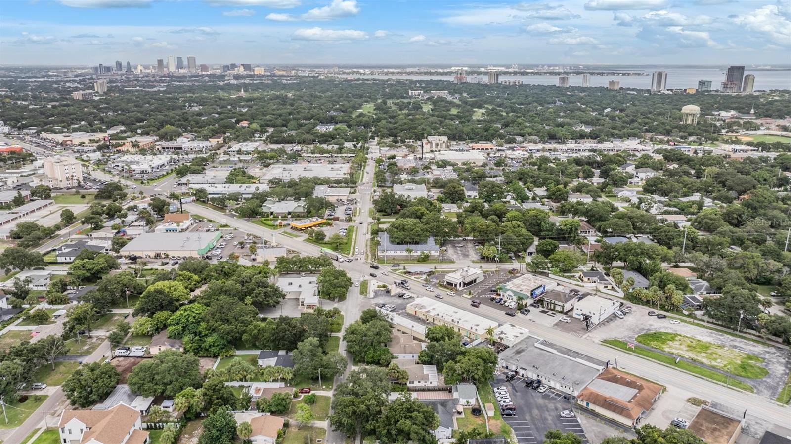 Listing photo id 37 for 4010 Neptune Street