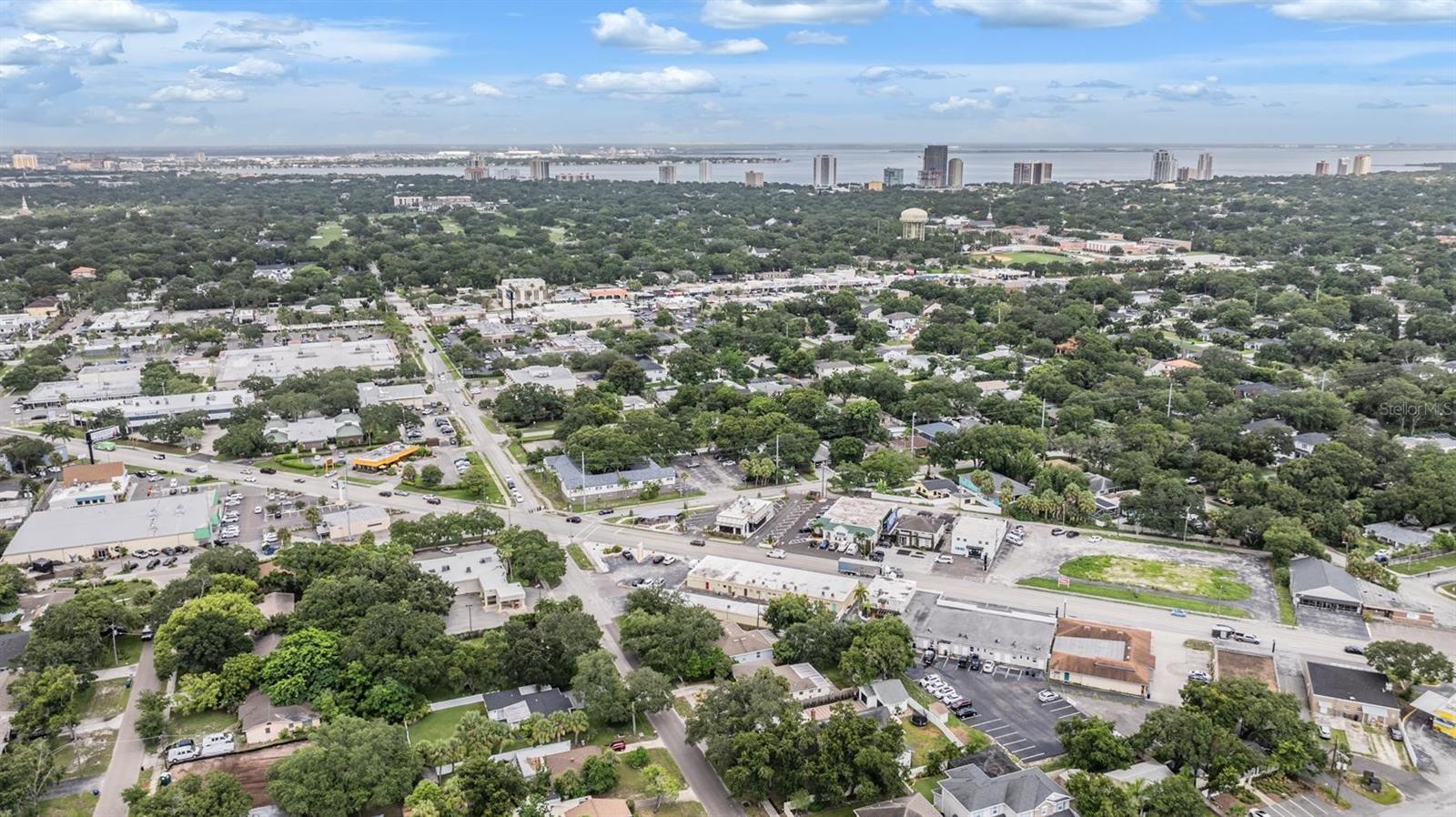 Listing photo id 38 for 4010 Neptune Street
