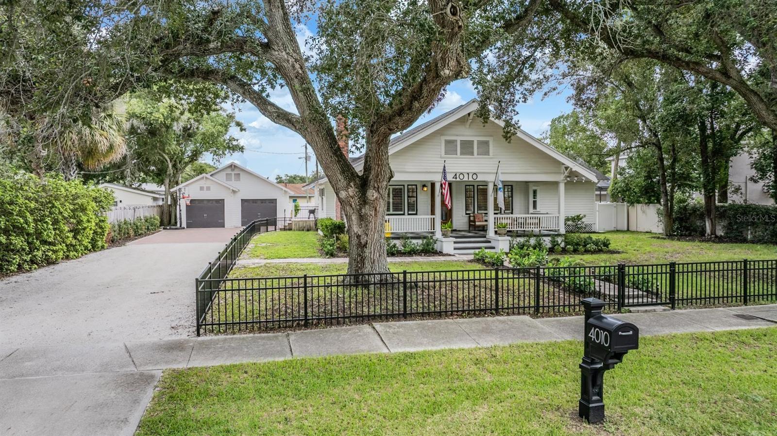 Listing photo id 4 for 4010 Neptune Street
