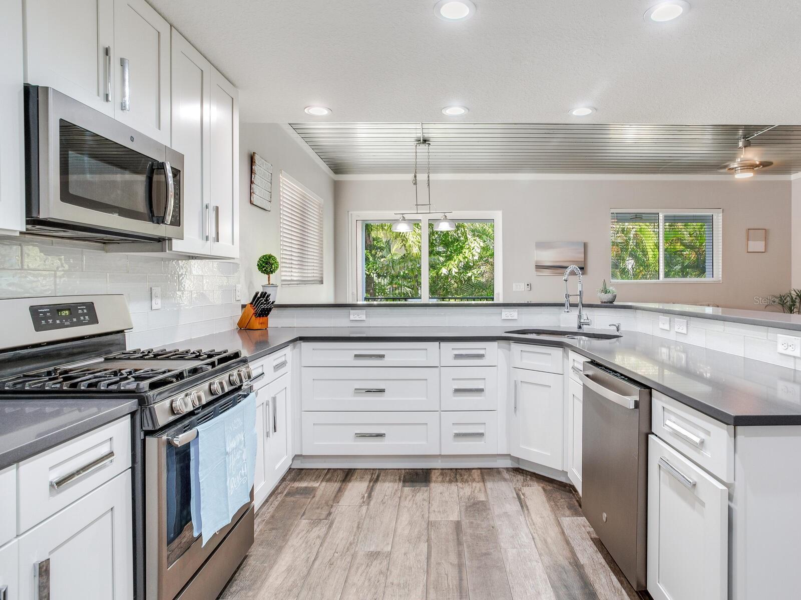 Image 20 of 51 For 156 175th Avenue E