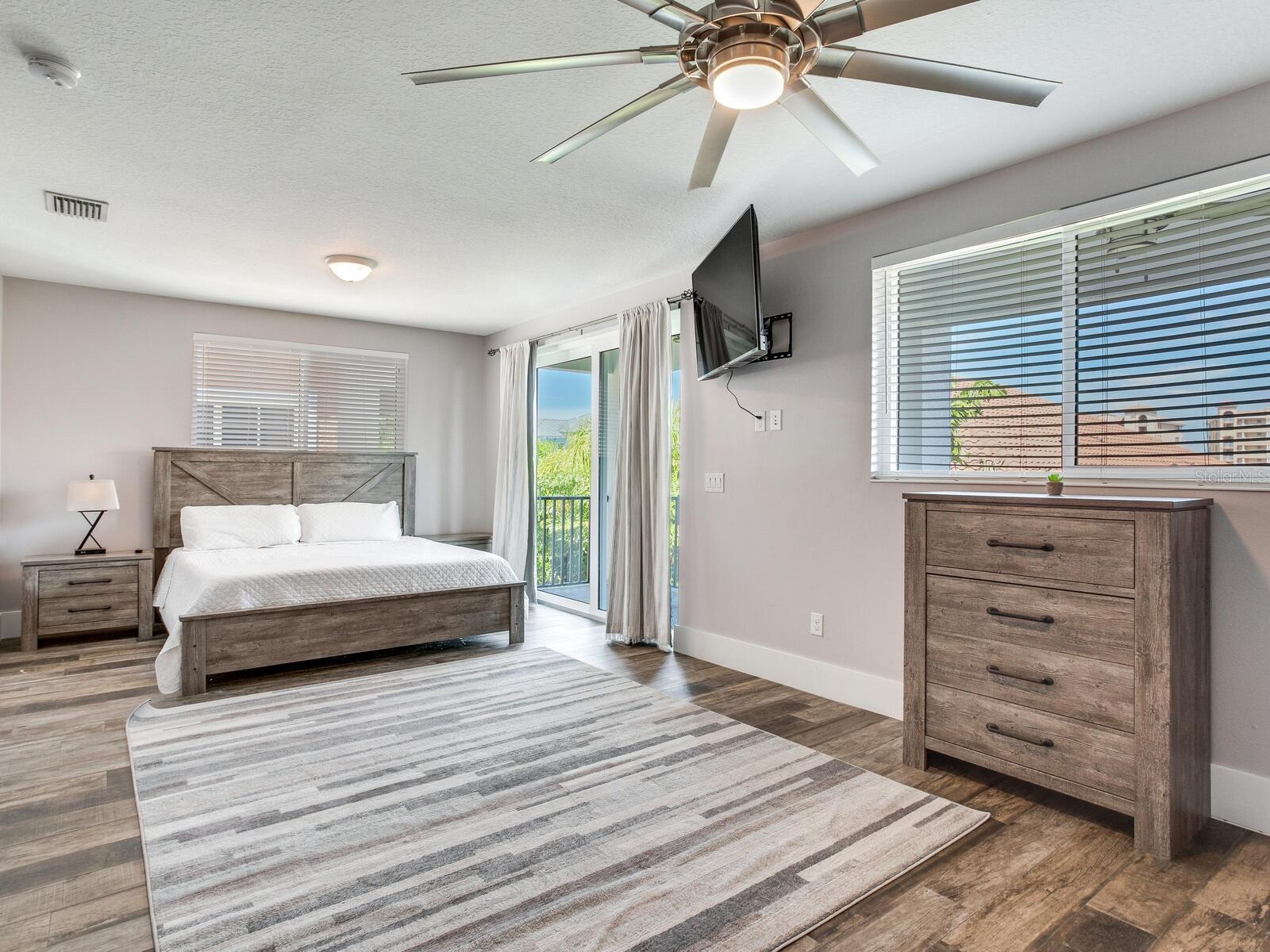 Image 30 of 51 For 156 175th Avenue E