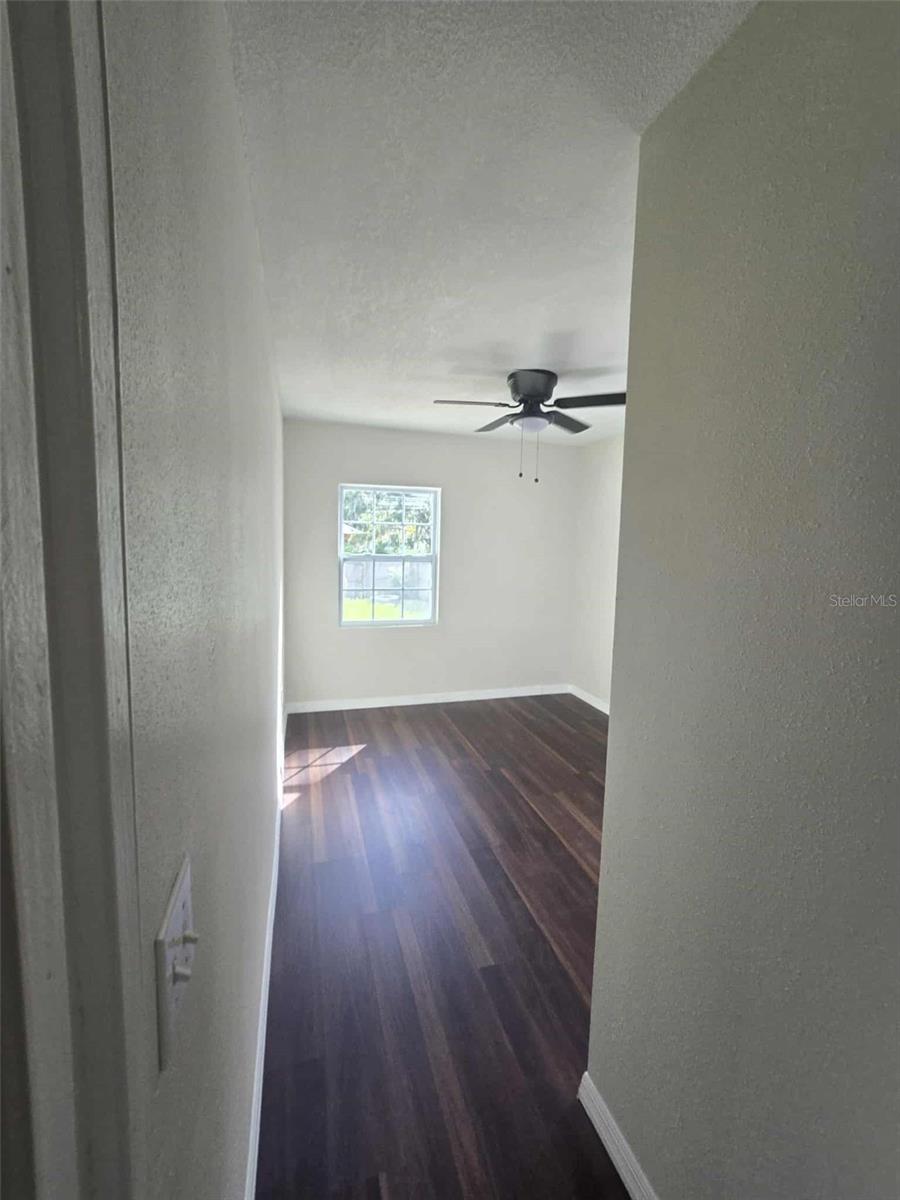 Image 12 of 19 For 4302 Venice Drive