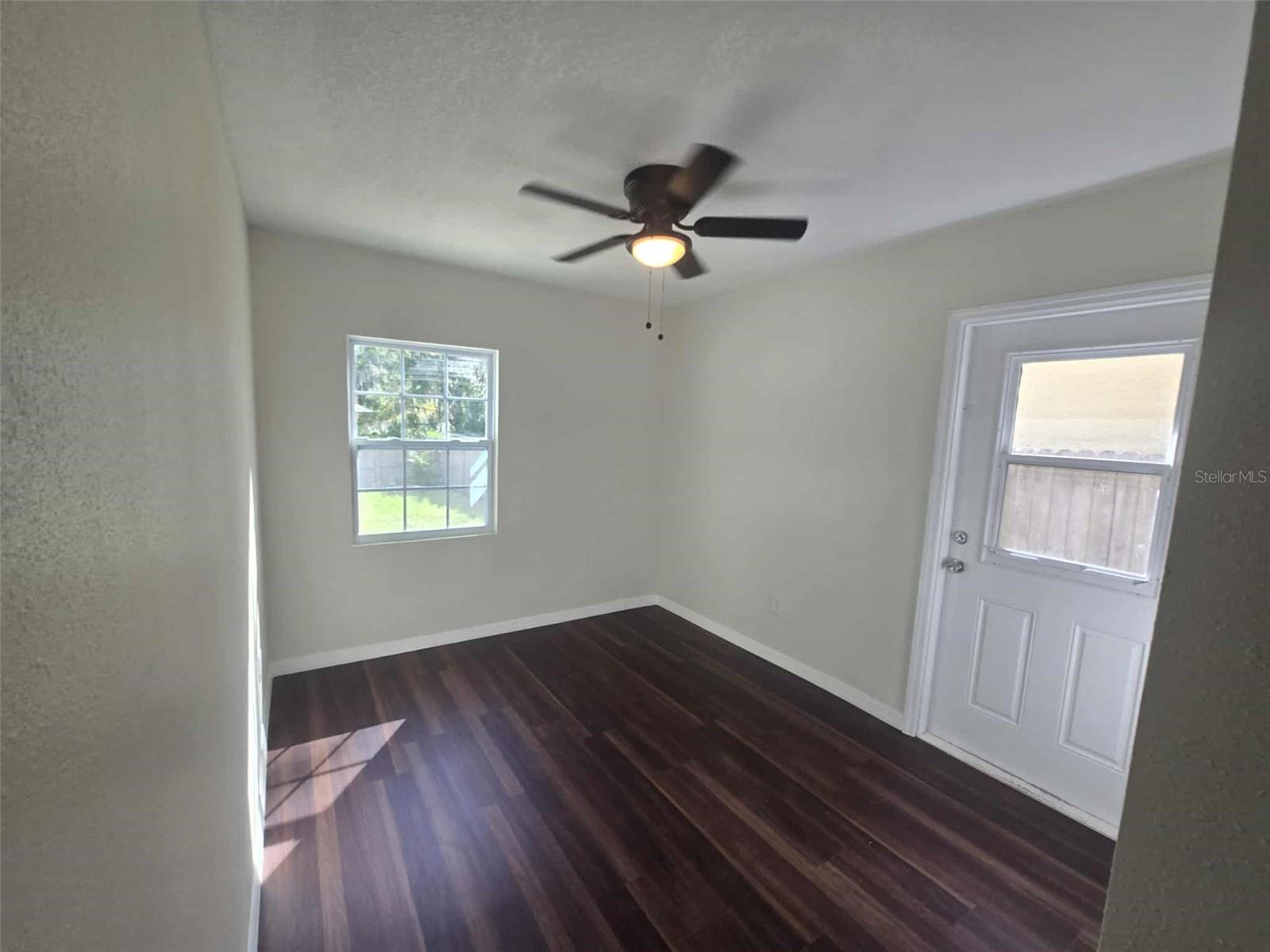 Image 16 of 19 For 4302 Venice Drive