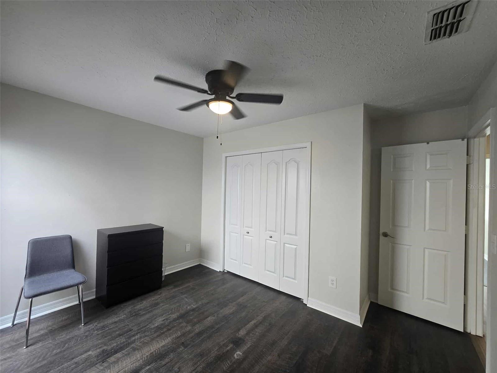 Image 17 of 19 For 4302 Venice Drive