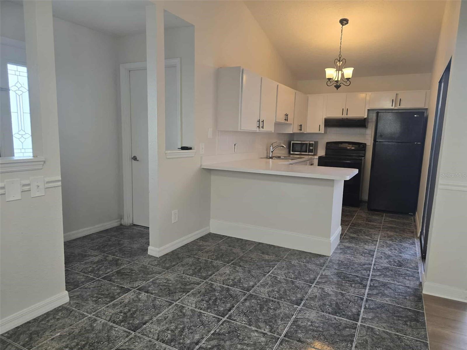 Image 4 of 19 For 4302 Venice Drive