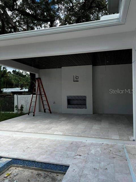 Listing photo id 8 for 4503 Longfellow Avenue