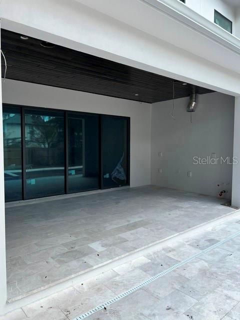 Listing photo id 9 for 4503 Longfellow Avenue