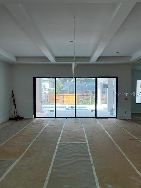 Listing photo id 3 for 4503 Longfellow Avenue