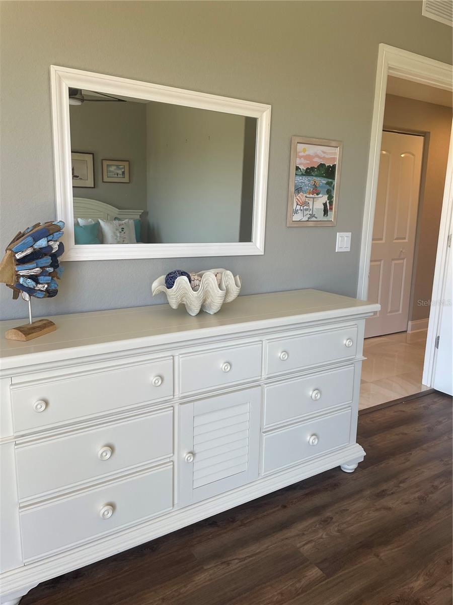 Image 15 of 24 For 6025 Sun Boulevard 201