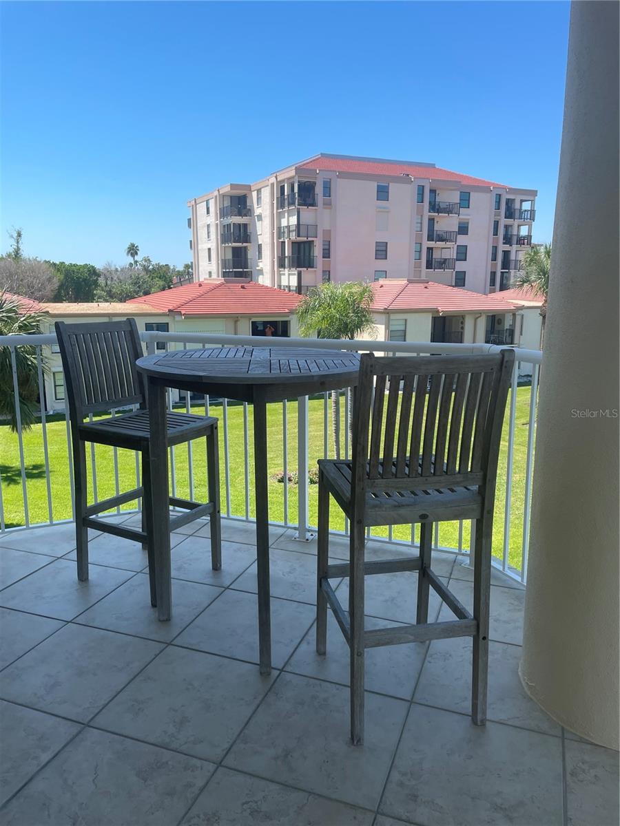 Image 18 of 24 For 6025 Sun Boulevard 201