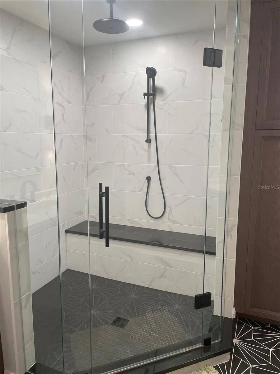 Image 22 of 24 For 6025 Sun Boulevard 201