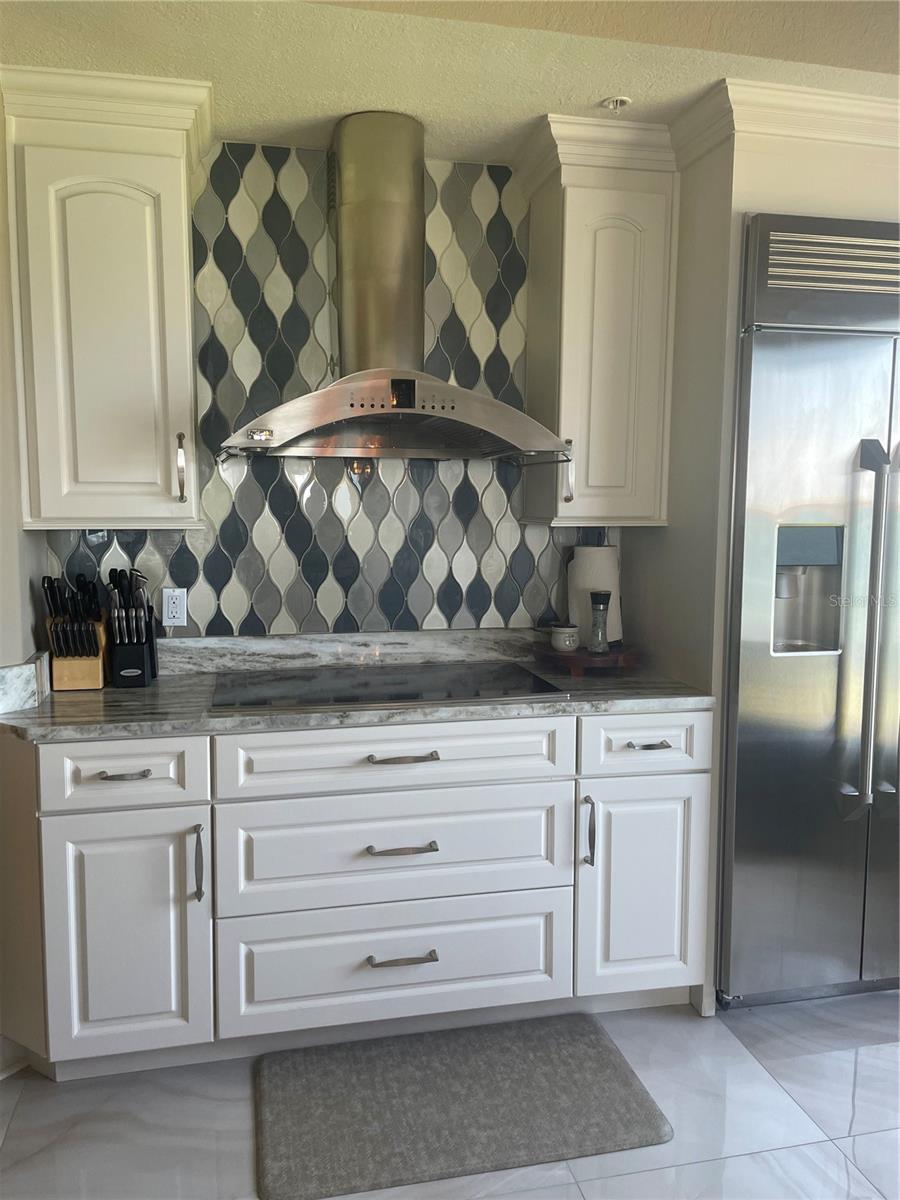 Image 4 of 24 For 6025 Sun Boulevard 201