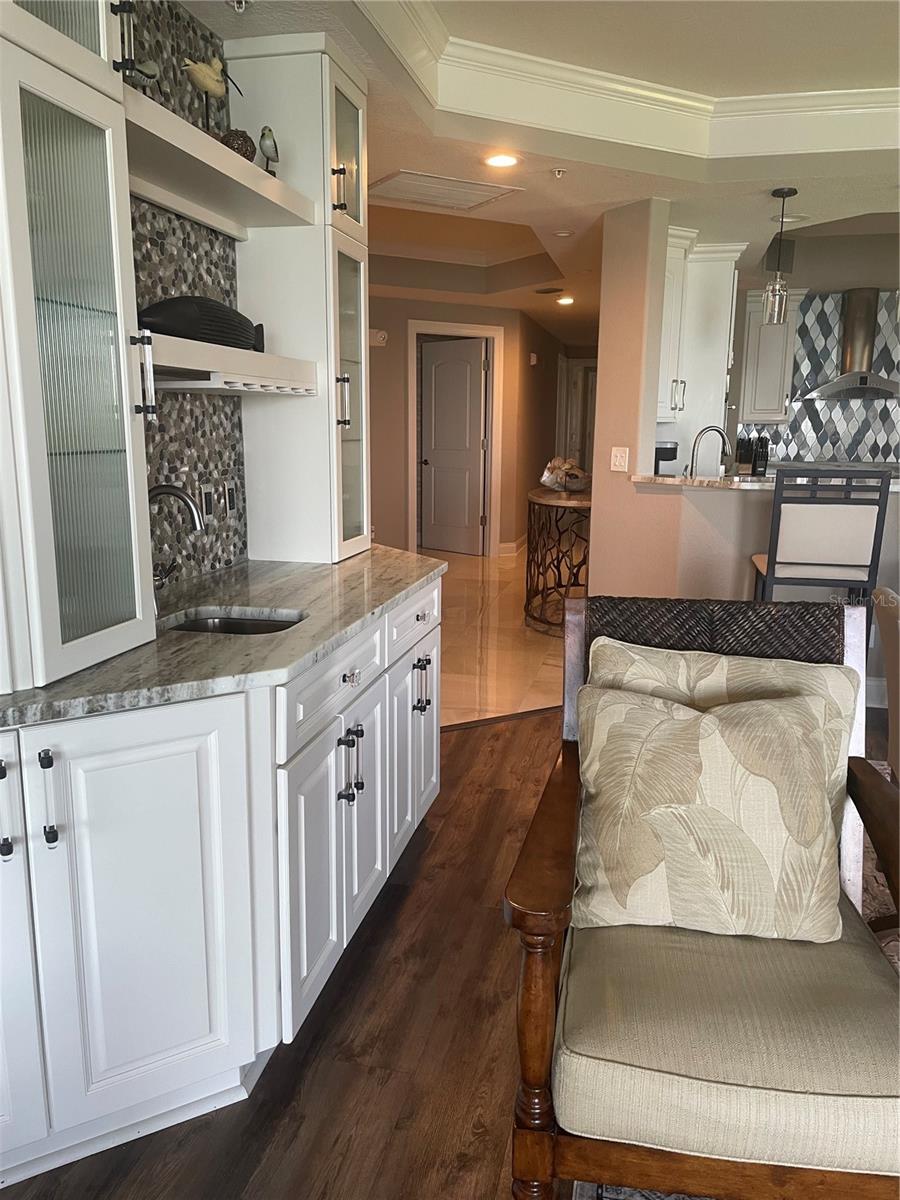 Image 8 of 24 For 6025 Sun Boulevard 201