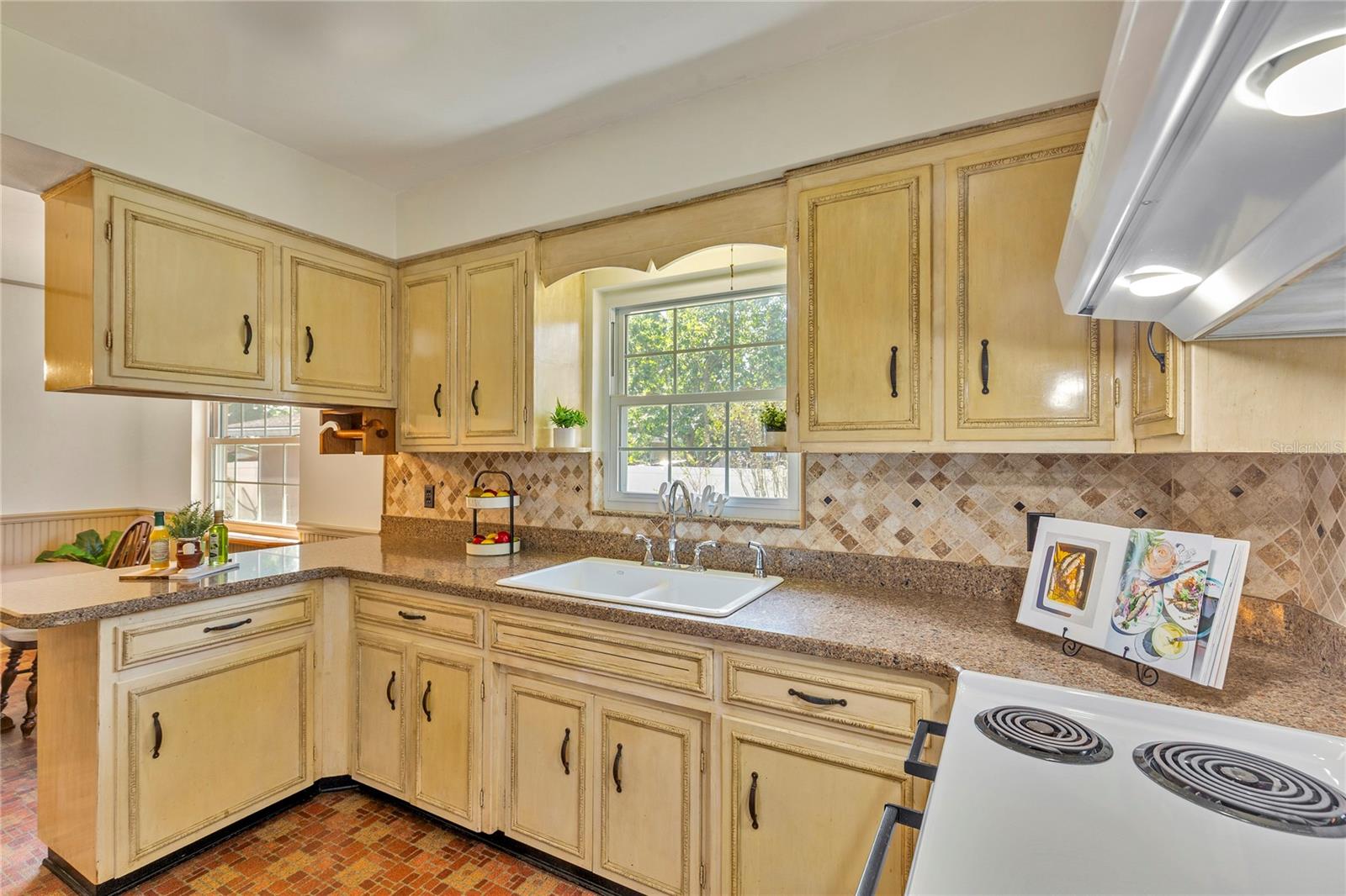 Image 11 of 40 For 315 132nd Avenue