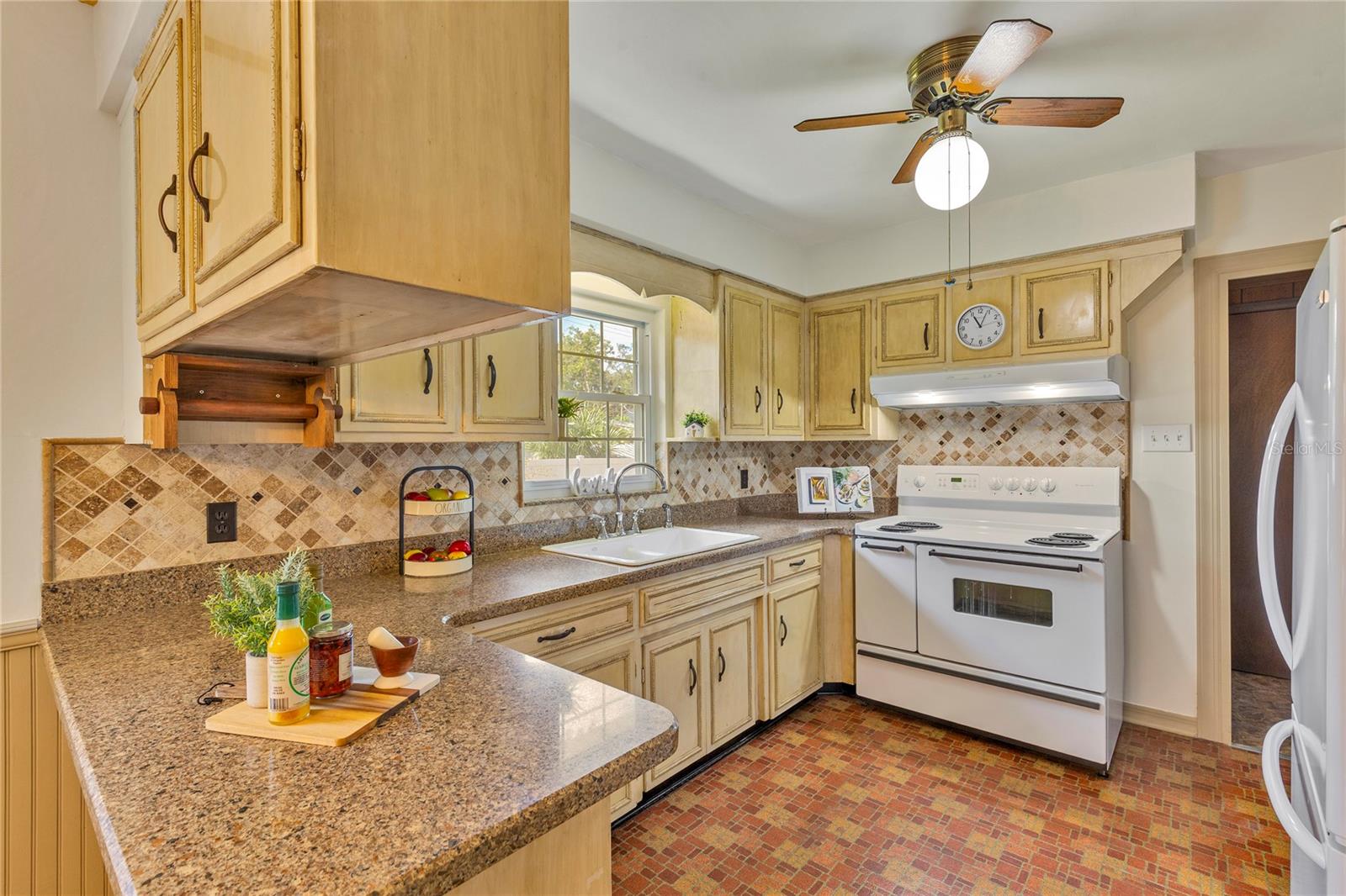 Image 9 of 40 For 315 132nd Avenue