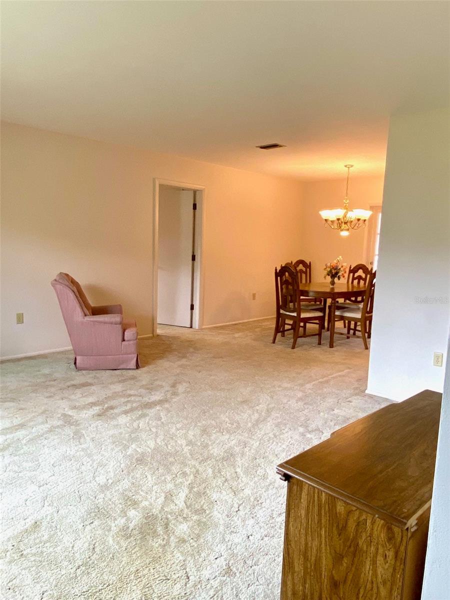 Image 4 of 28 For 1522 Nursery Road