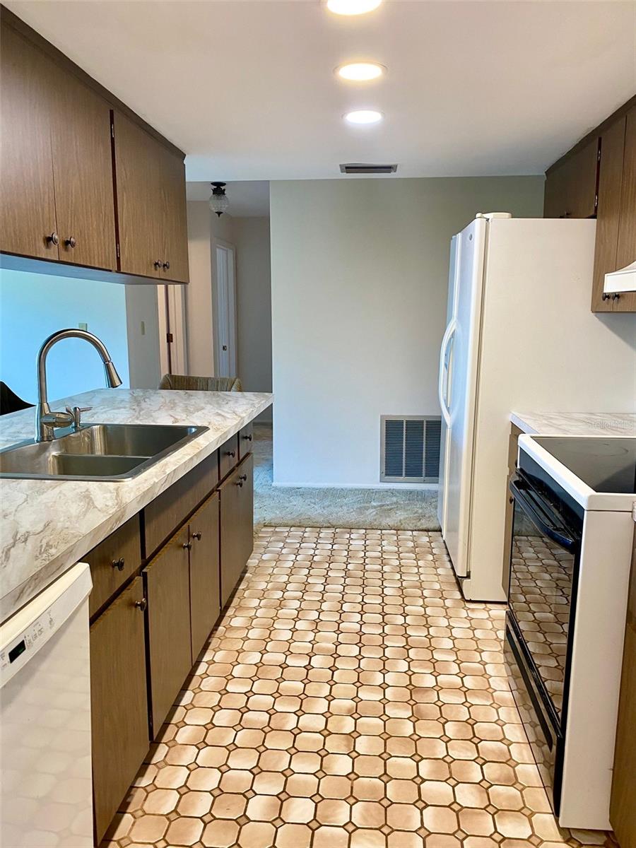 Image 7 of 28 For 1522 Nursery Road