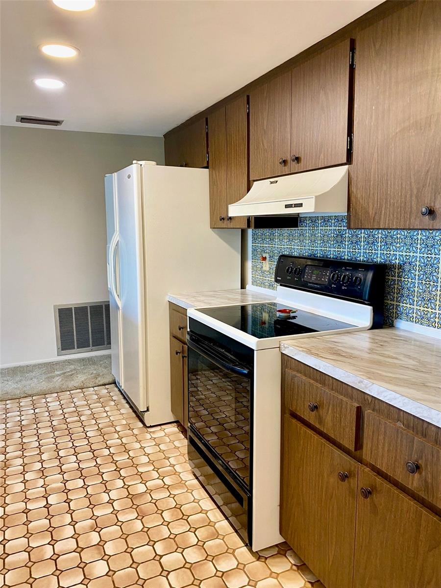 Image 8 of 28 For 1522 Nursery Road