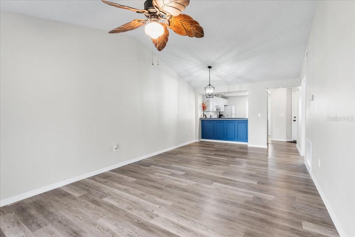 Image 17 of 40 For 6104 39th Avenue W