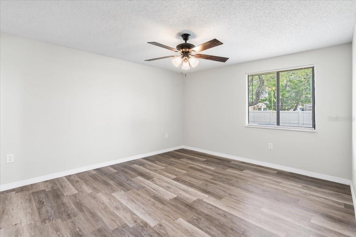 Image 21 of 40 For 6104 39th Avenue W