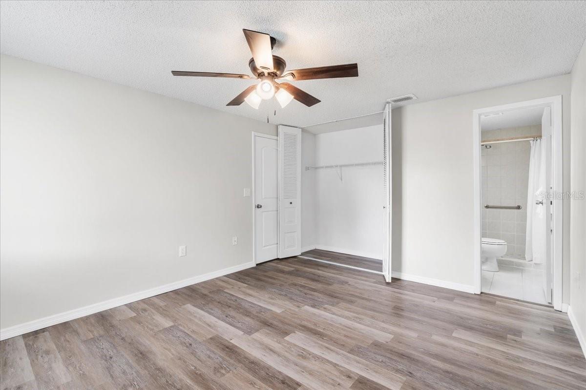 Image 22 of 40 For 6104 39th Avenue W