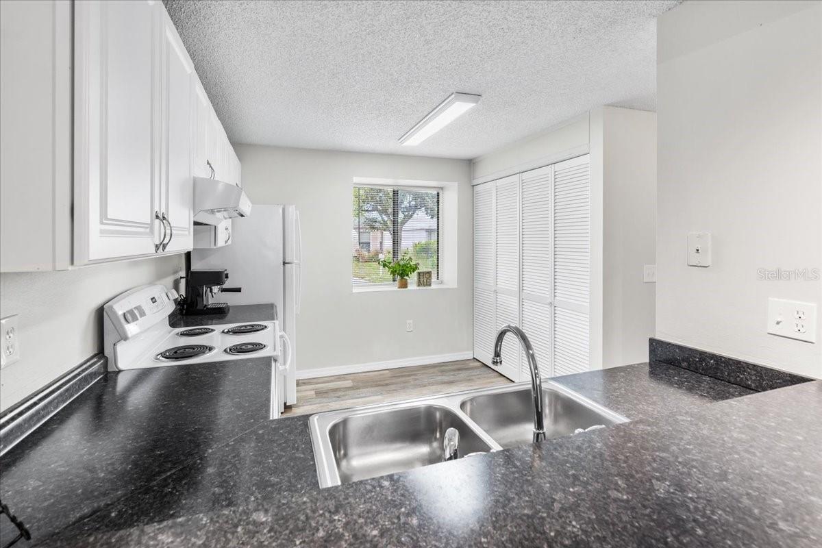 Image 31 of 40 For 6104 39th Avenue W