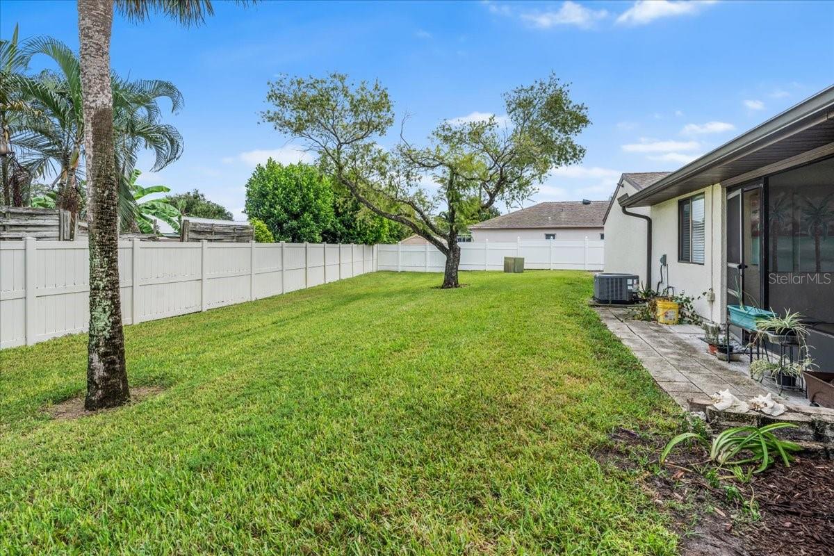 Image 37 of 40 For 6104 39th Avenue W