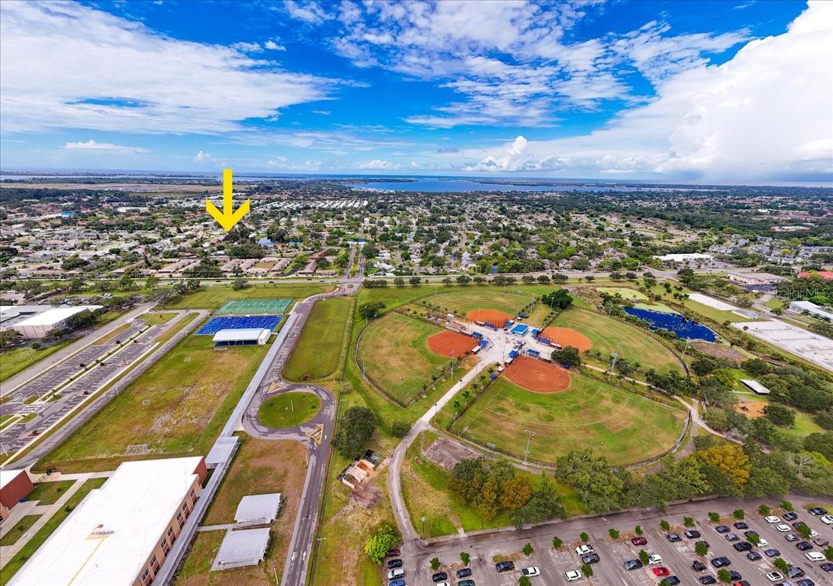 Image 7 of 40 For 6104 39th Avenue W