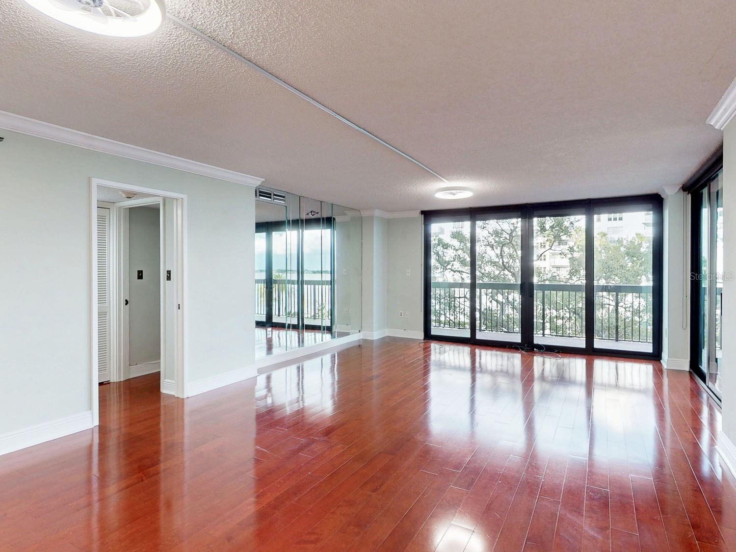Image 10 of 62 For 2413 Bayshore Boulevard 503