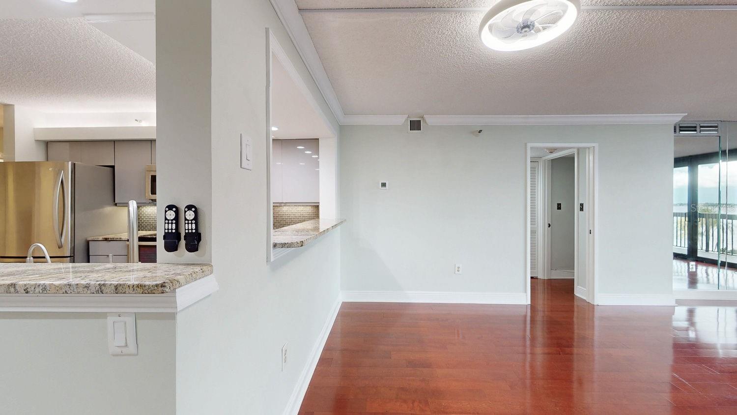 Image 13 of 62 For 2413 Bayshore Boulevard 503