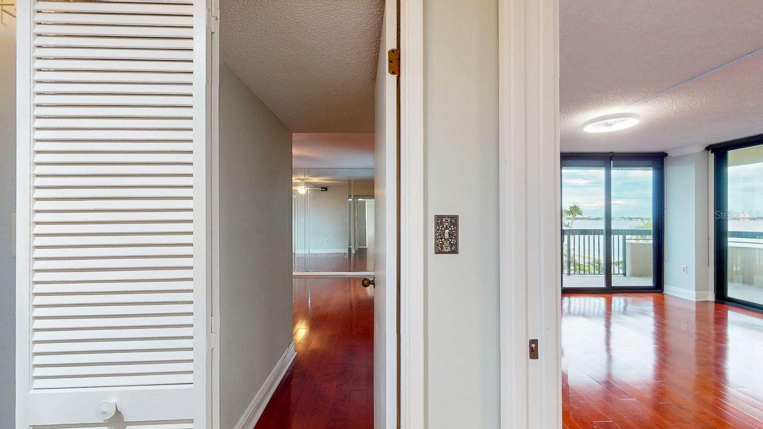 Image 34 of 62 For 2413 Bayshore Boulevard 503