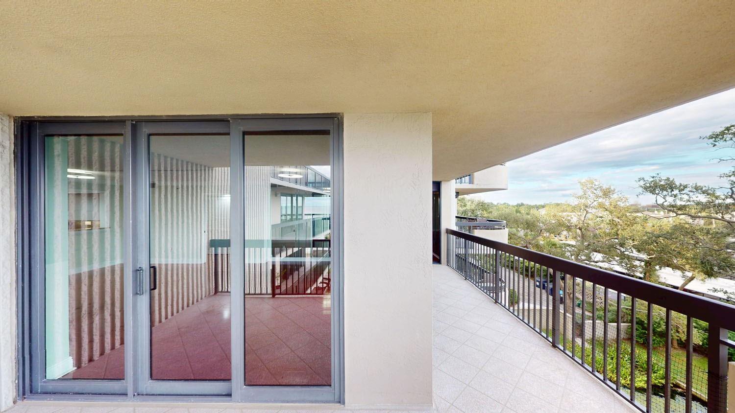 Image 35 of 62 For 2413 Bayshore Boulevard 503