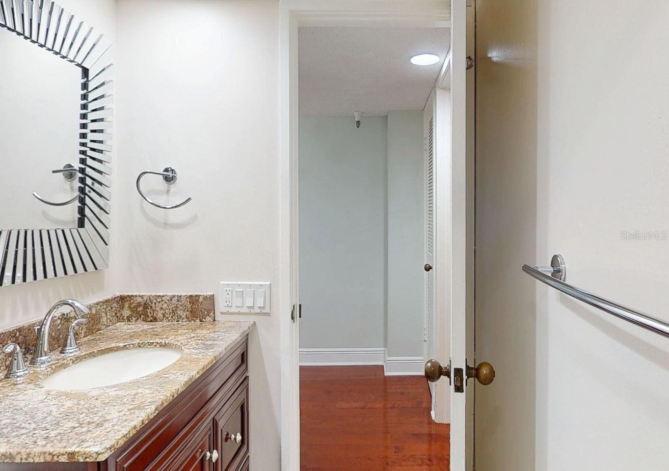 Image 48 of 62 For 2413 Bayshore Boulevard 503
