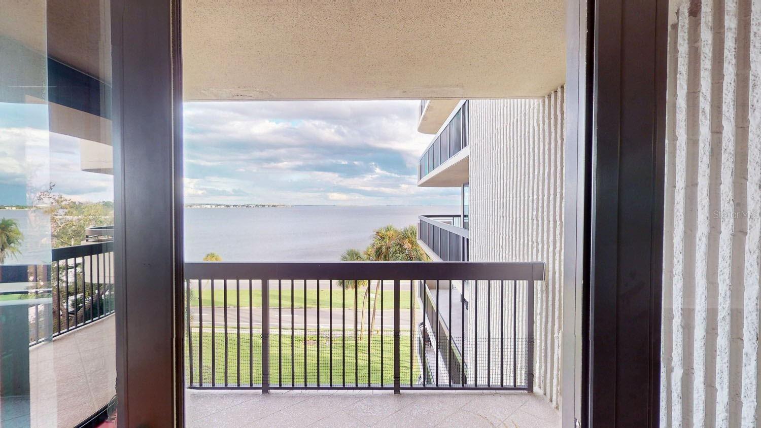 Image 52 of 62 For 2413 Bayshore Boulevard 503