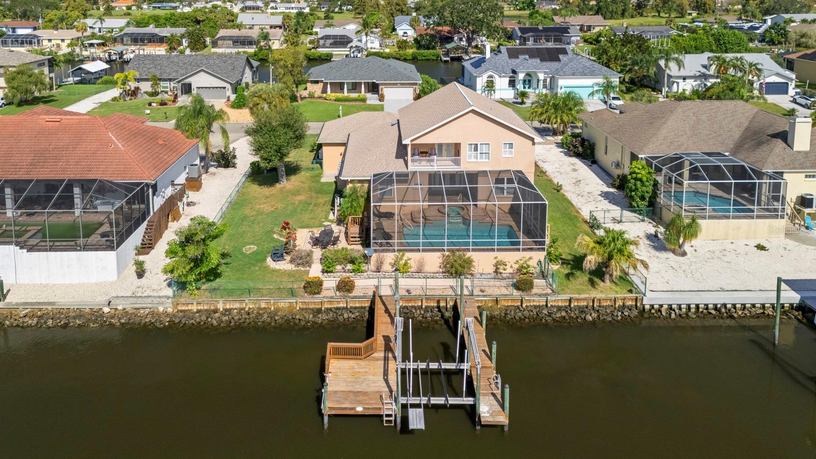 Listing photo id 9 for 830 Golf Island Drive