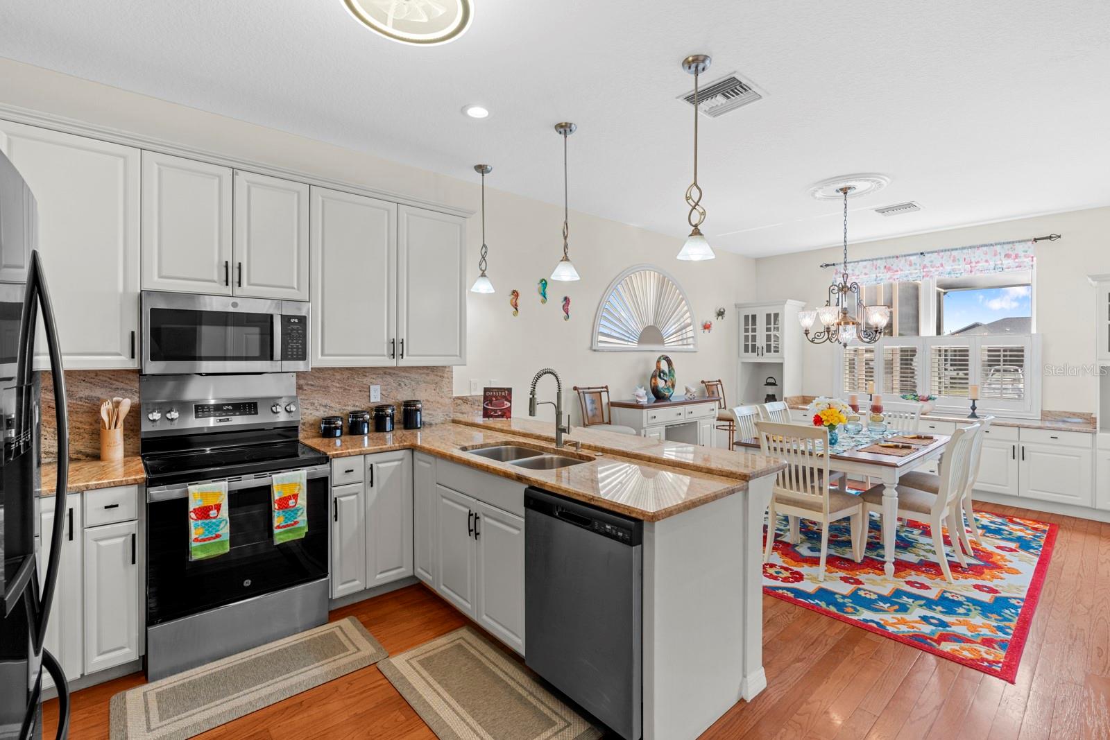 Listing photo id 28 for 830 Golf Island Drive