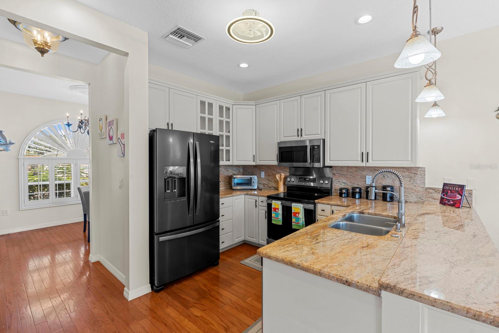 Listing photo id 29 for 830 Golf Island Drive