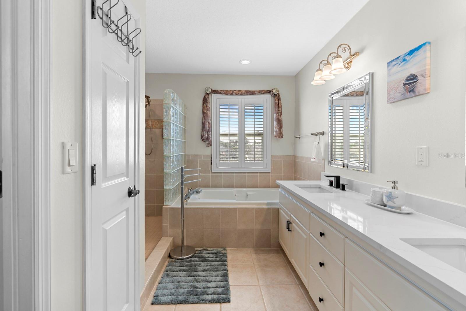 Listing photo id 63 for 830 Golf Island Drive