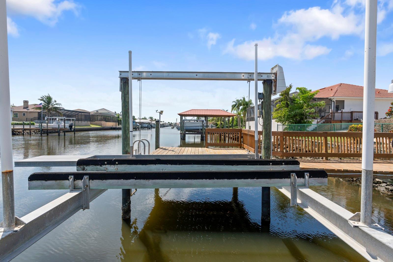 Listing photo id 83 for 830 Golf Island Drive