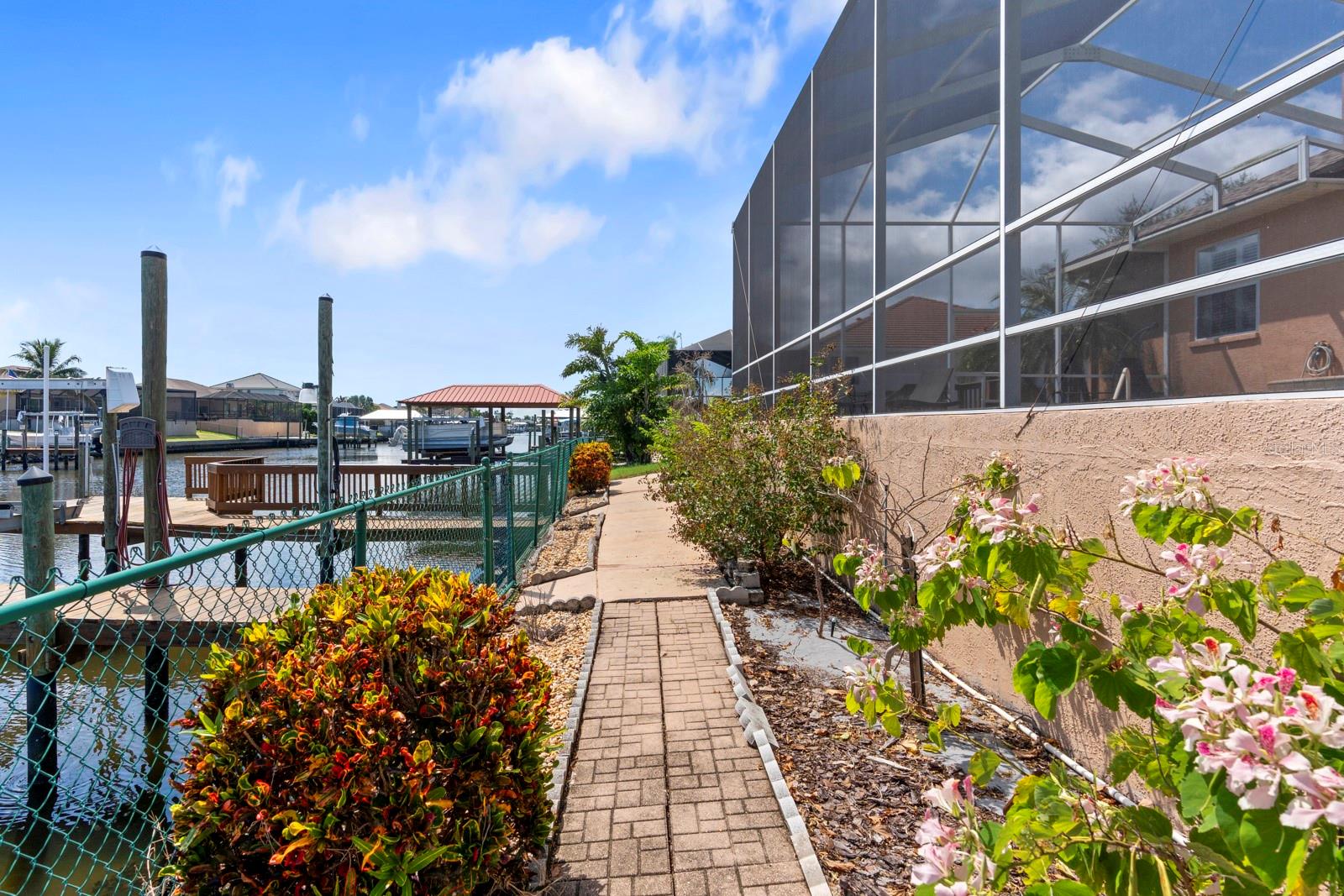 Listing photo id 85 for 830 Golf Island Drive