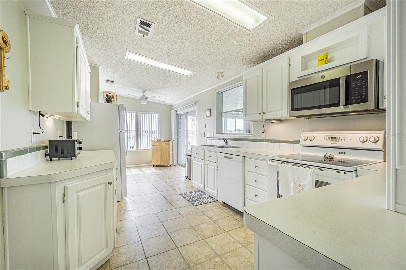 Image 8 of 70 For 37630 Landis Avenue