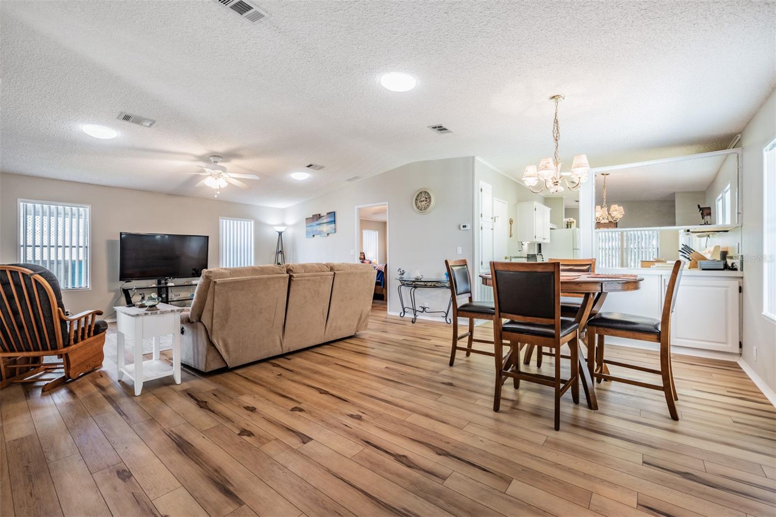 Image 9 of 70 For 37630 Landis Avenue