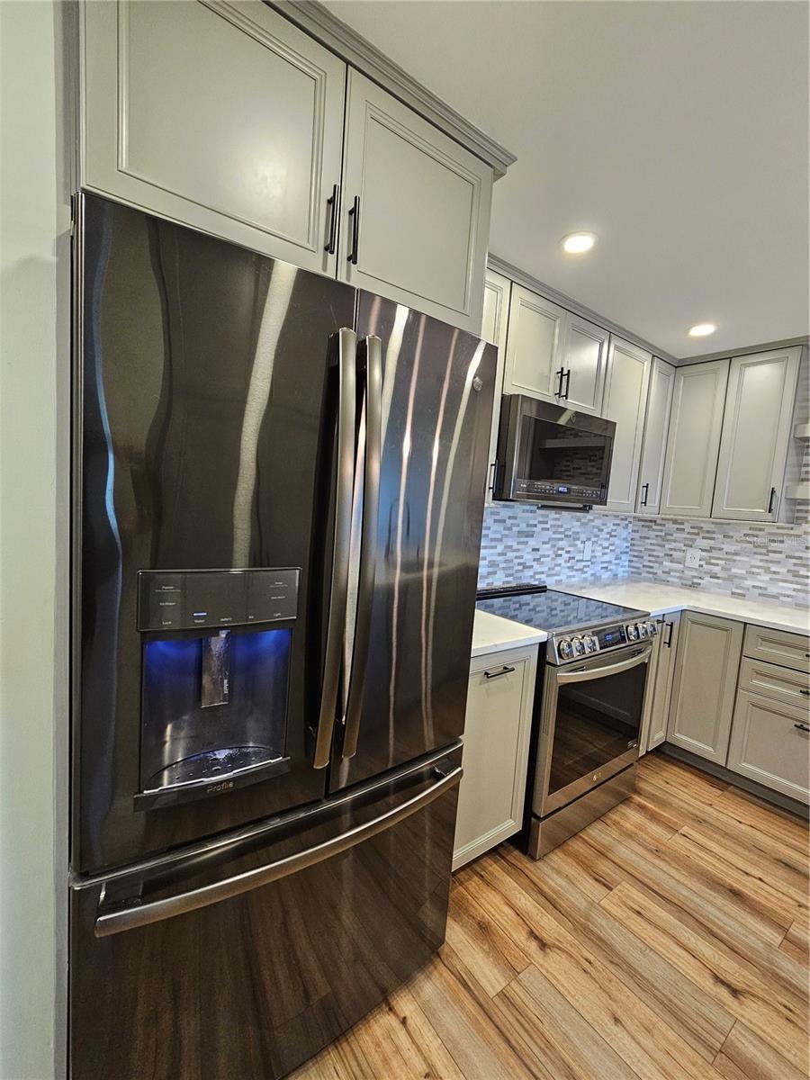Image 3 of 29 For 4141 Bayshore Boulevard 1603