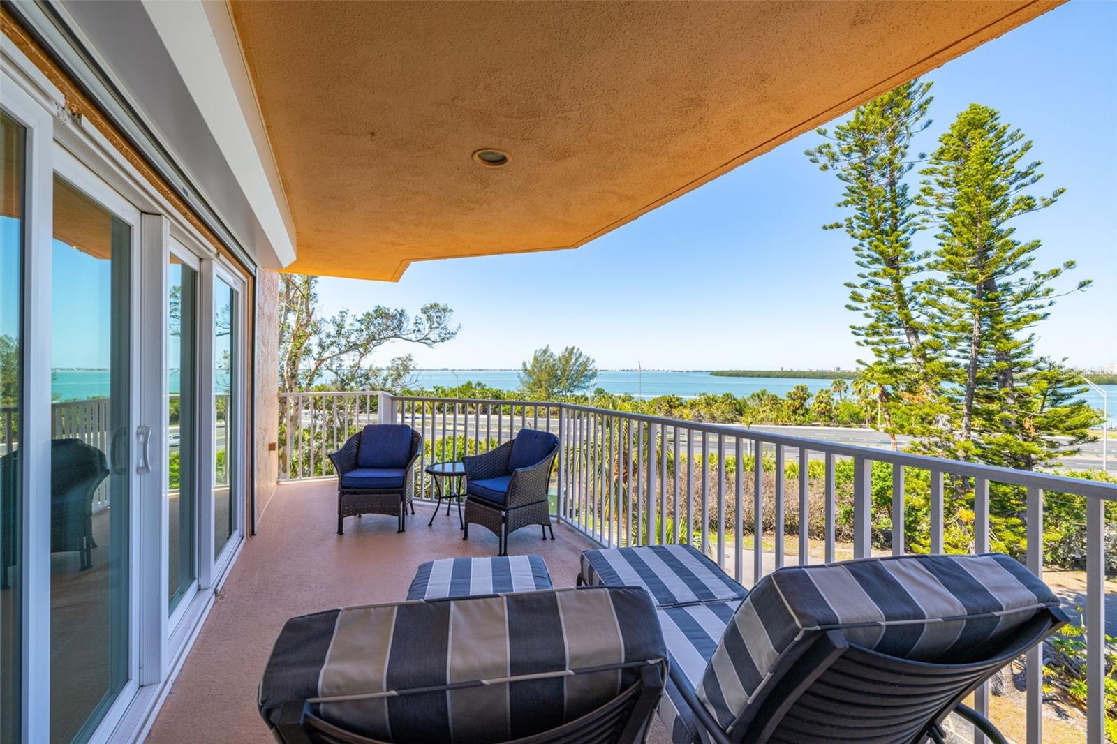 Image 18 of 41 For 7432 Sunshine Skyway Lane S 506